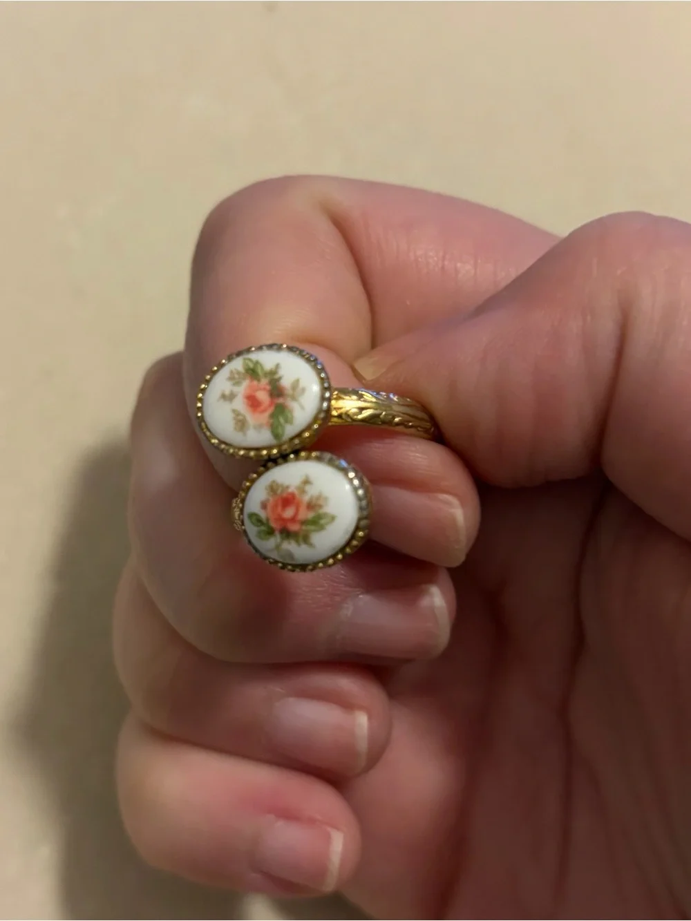 Vintage Sarah Coventry Sweet Briar Porcelain Rose Ring Adjustable- Cottagecore - Picture 7 of 9